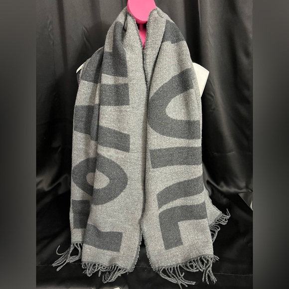 H&M Scarf and/or Wrap - Picture 5 of 7